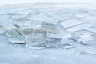   В Мордовии 9-летняя девочка спасла провалившегося под лед одноклассника 